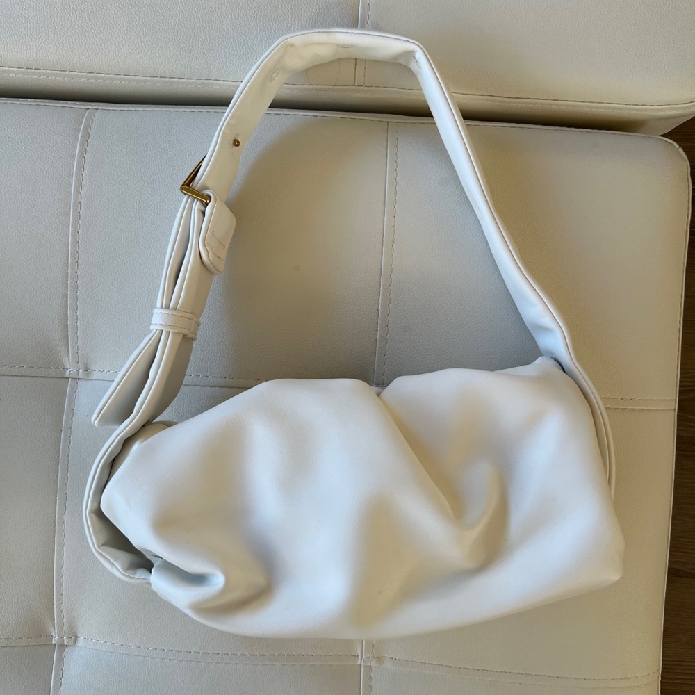 Shoulder bag with adjustable strap